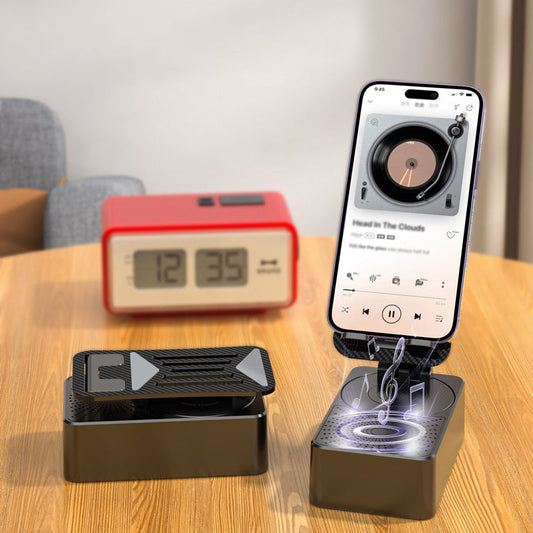 Masz na biurku osobny głośnik, ładowarkę i podstawkę pod telefon? – 3w1 stacja z głośnikiem Bluetooth i ładowarką – wypróbuj jedno urządzenie, które zastępuje trzy. Na pobranie! 🔈